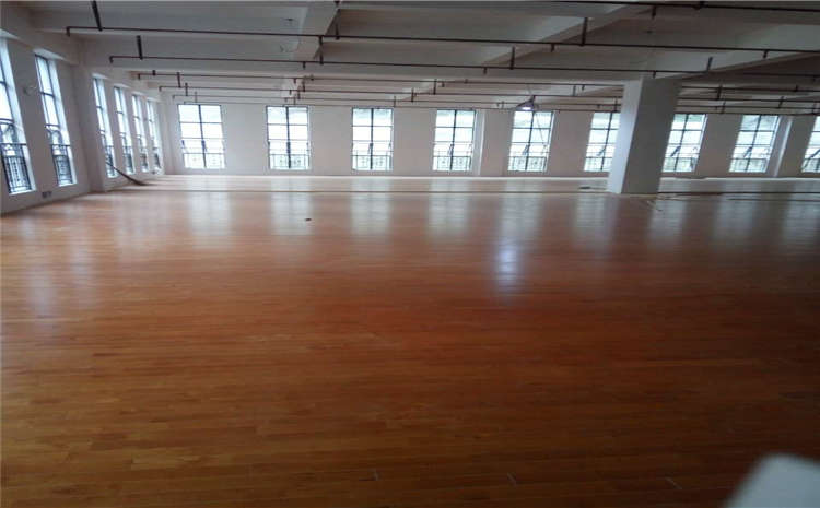 22mm厚體育館木地板造價是的多少？