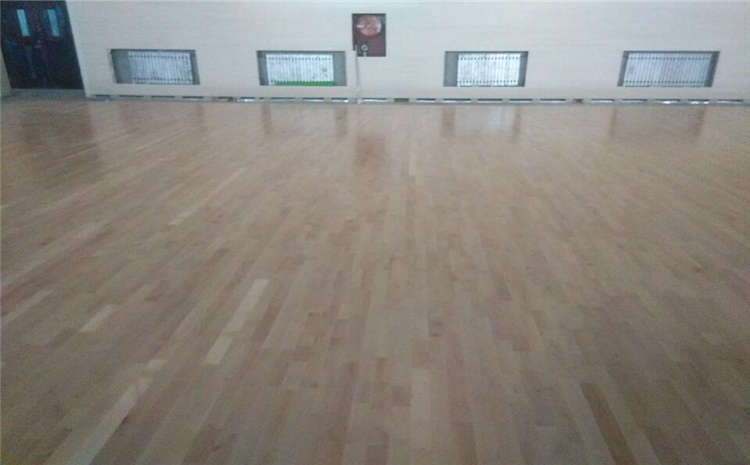 24厚風雨操場地板怎么保養(yǎng)？