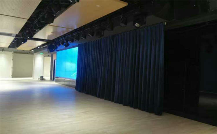 拼裝實(shí)木運(yùn)動(dòng)地板公司