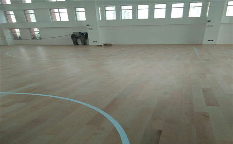 武漢硬木企口運(yùn)動木地板施工方案