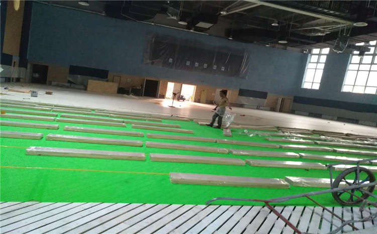 學(xué)校舞蹈室木地板廠商