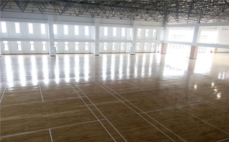 24mm厚排球館木地板造價是的多少？