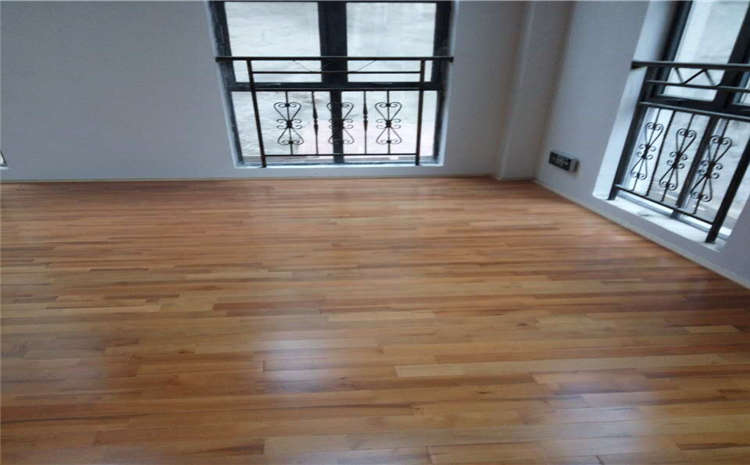 體育木地板翻新流程簡(jiǎn)介