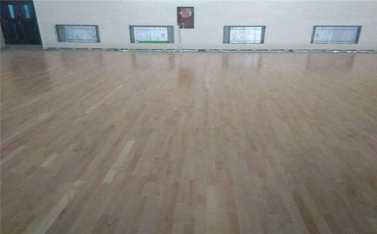 湖北柞木運(yùn)動(dòng)木地板多少錢(qián)