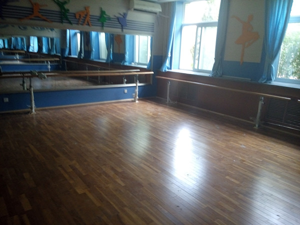北京小學(xué)走讀部運(yùn)動(dòng)木地板 北京小學(xué)走讀部運(yùn)動(dòng)木地板