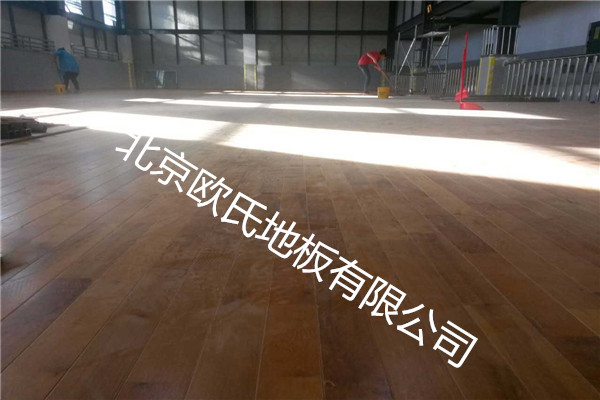 烏蘭巴托某學(xué)校運(yùn)動(dòng)木地板工程 烏蘭巴托某學(xué)校運(yùn)動(dòng)木地板工程