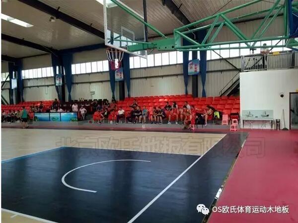 秦皇島海濤萬(wàn)福環(huán)保設(shè)備股份有限公司籃球館木地板案例 秦皇島海濤萬(wàn)福環(huán)保設(shè)備股份有限公司籃球館木地板案例