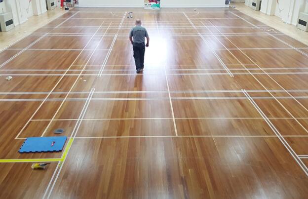 籃球館體育運(yùn)動木地板翻新中的省錢的小妙招 籃球館體育運(yùn)動木地板翻新中的省錢的小妙招