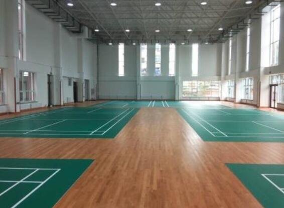 羽毛球場(chǎng)館一般選擇鋪設(shè)什么地板劃算 羽毛球場(chǎng)館一般選擇鋪設(shè)什么地板劃算