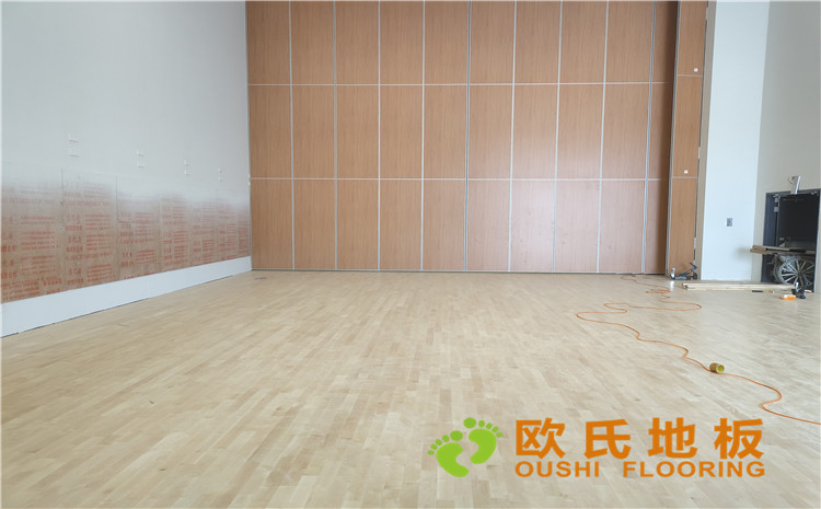 北京環(huán)球影城籃球館運動木地板案例