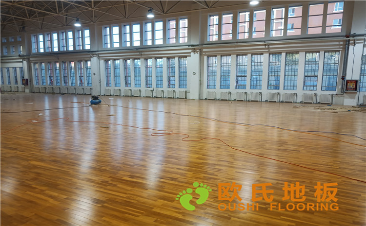 烏魯木齊烏蘇市南區(qū)中學體育館運動木地板案例-歐氏運動木地板