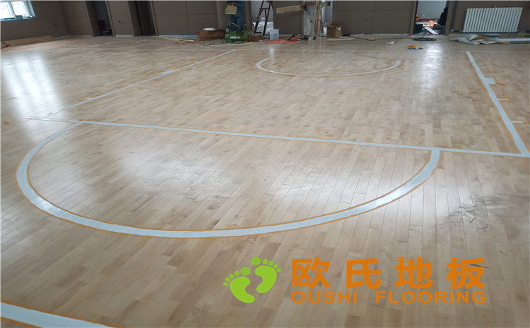 新疆克拉瑪依市獨(dú)山子虹園小區(qū)體育館木地板項(xiàng)目-歐氏運(yùn)動(dòng)木地板