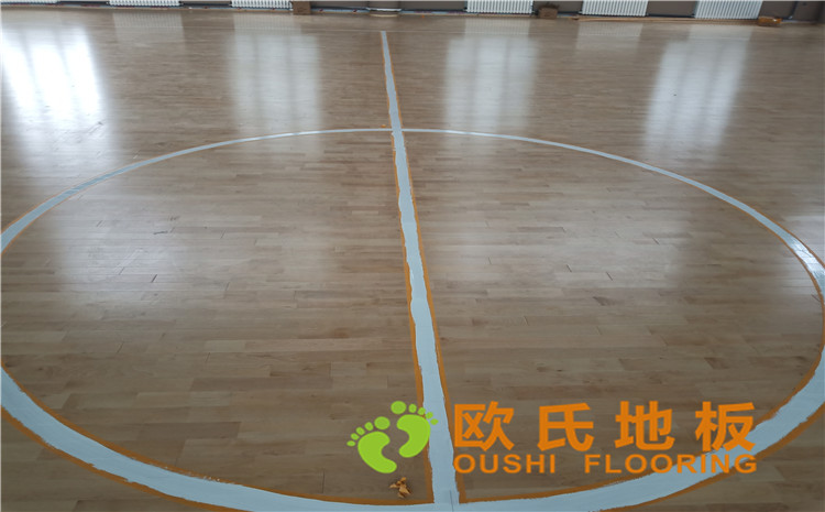 新疆克拉瑪依市獨(dú)山子虹園小區(qū)體育館木地板項(xiàng)目-歐氏運(yùn)動(dòng)木地板