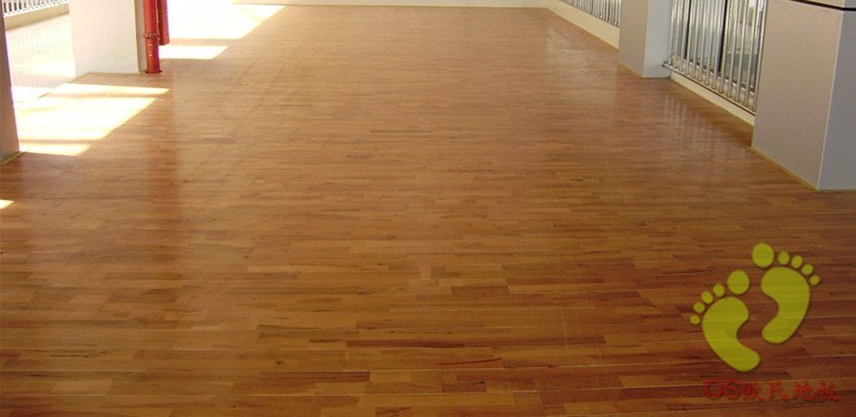 福建三明尤溪縣體育館運動木地板鋪設(shè)