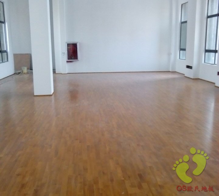 仁懷市財政局業(yè)務大樓運動木地板鋪設(shè)