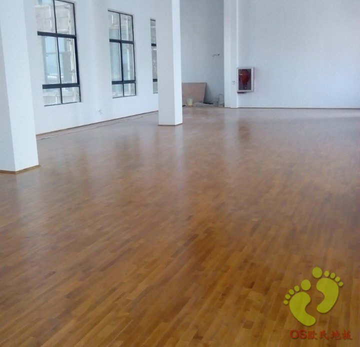 仁懷市財政局業(yè)務大樓運動木地板鋪設(shè)